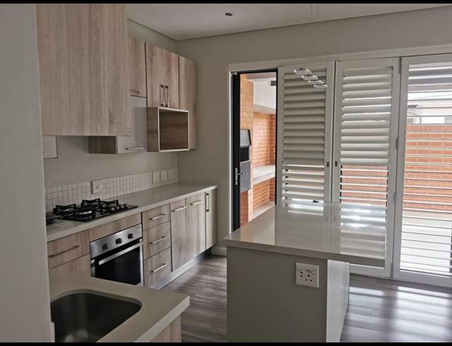 3 BEDROOM PROPERTY TO RENT IN MENLO PARK